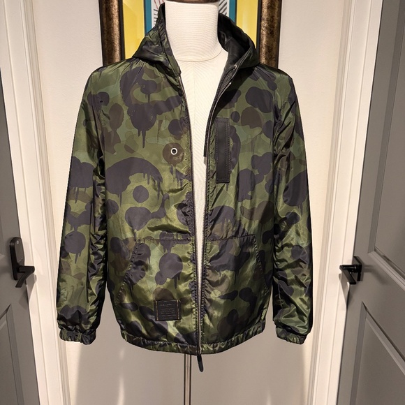 Coach Leather Jacket - Reversible and brand new Black Camo Size 40 - Picture 7 of 11